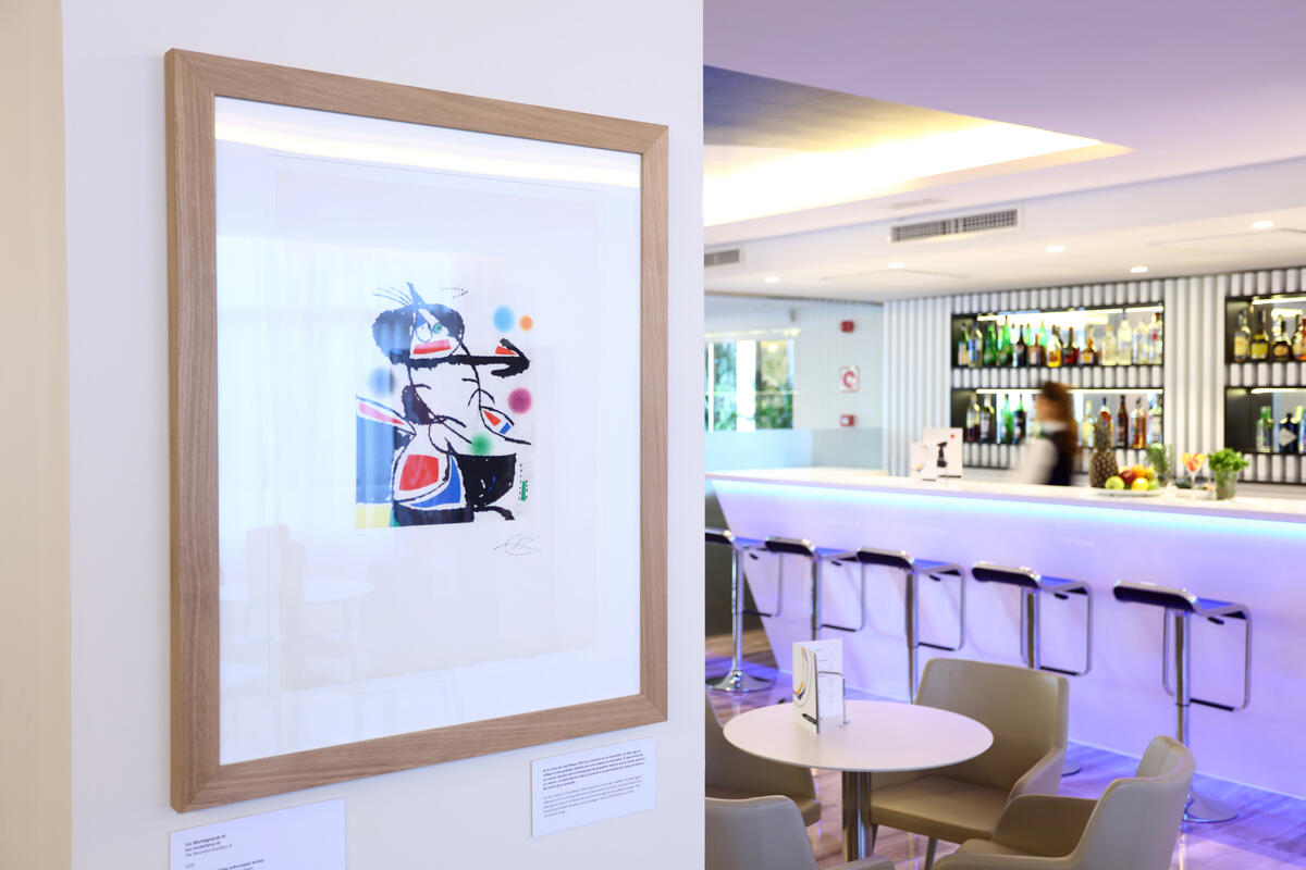 32. Bar Joan Miro.jpg